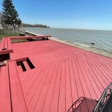 Restored Historic Log Cabin & Deck On Lake Erie Luna Pier Exterior photo