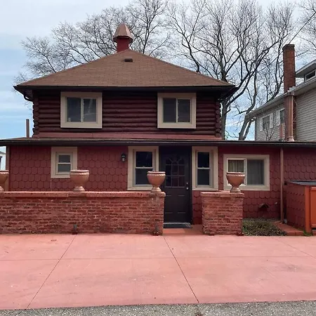 Restored Historic Log Cabin & Deck On Lake Erie Luna Pier Exterior photo