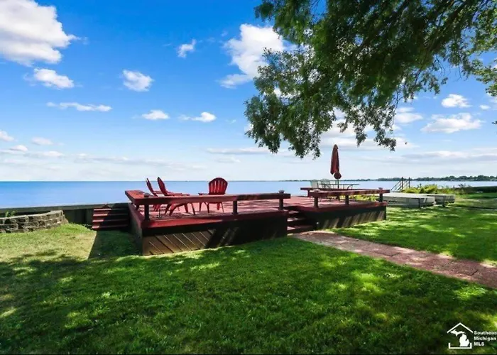 Restored Historic Log Cabin & Deck On Lake Erie